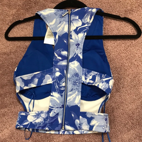 GUESS blue and white flower zip up tank - Picture 2 of 2